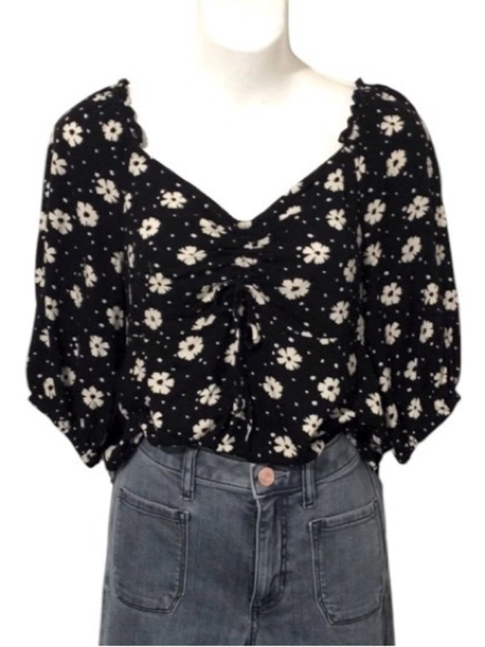 No Boundaries Women’s Black & White Floral Puffy Sleeve Cropped Top Sz M